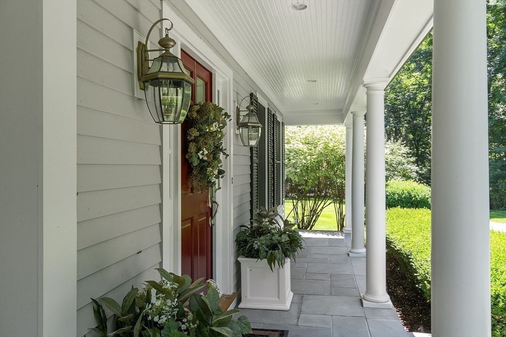 42 Calderwood Way