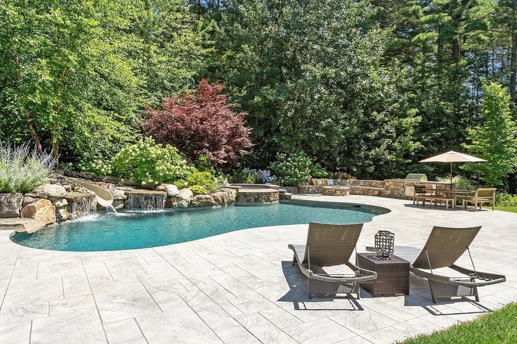 42 Calderwood Way