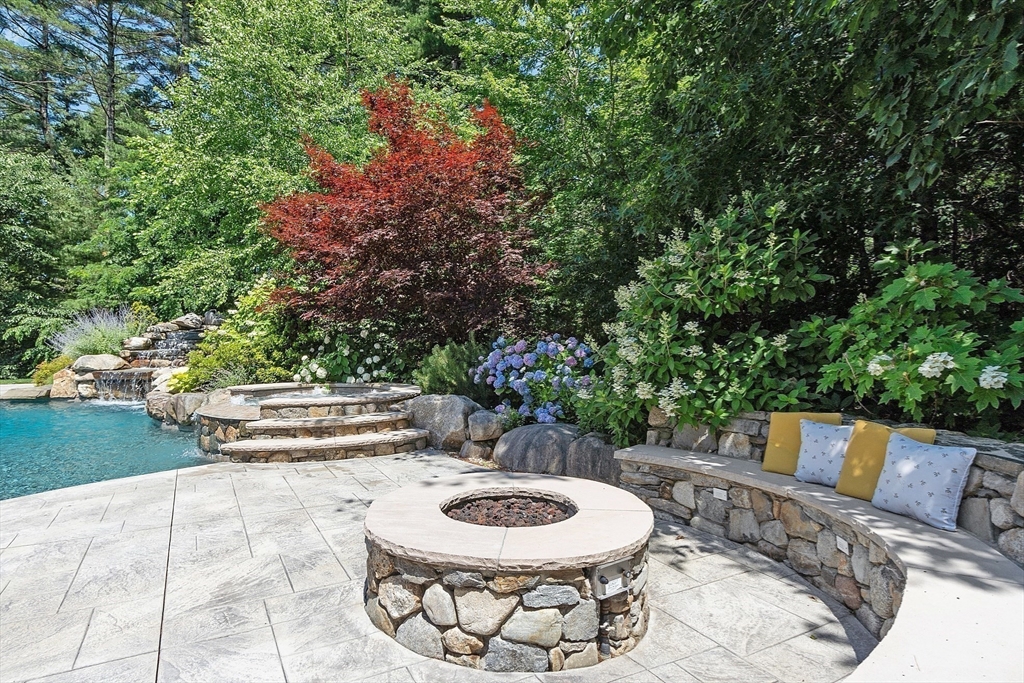 42 Calderwood Way