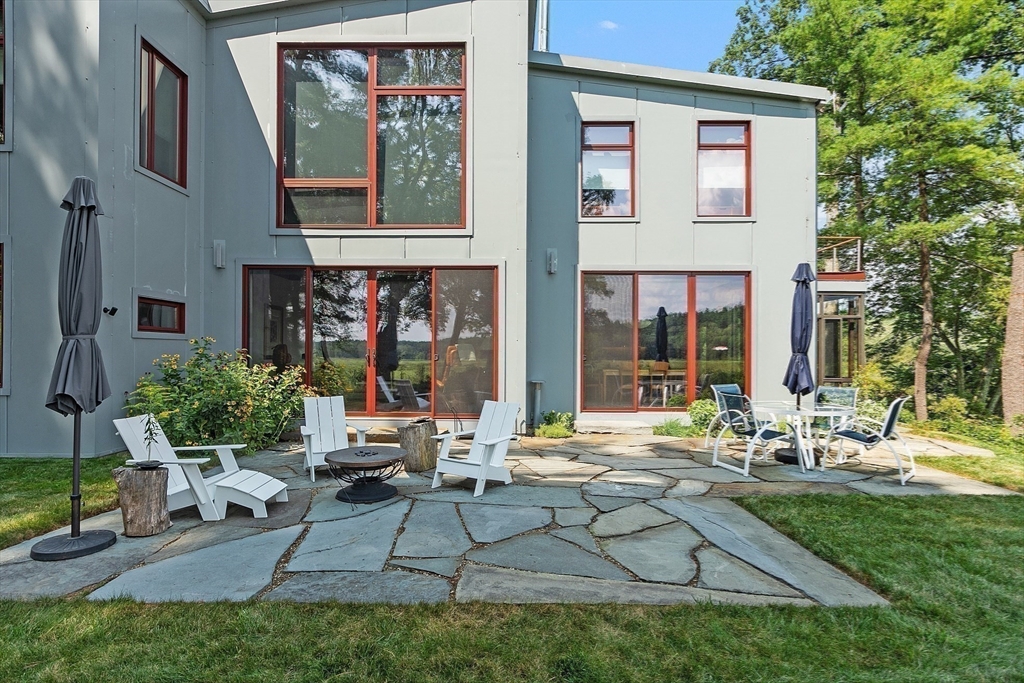 17 Lincoln Ln