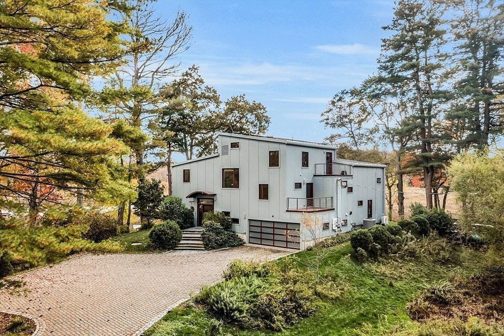 17 Lincoln Ln