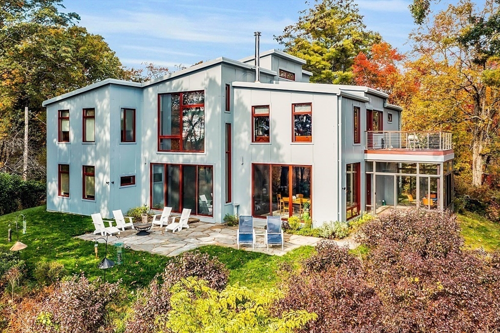 17 Lincoln Ln