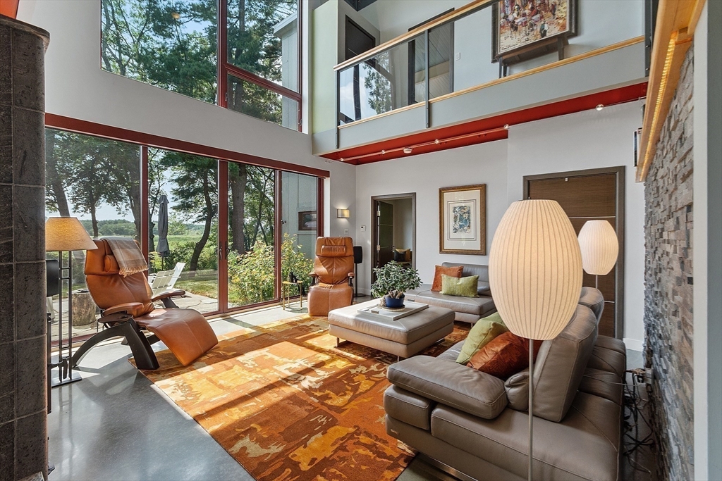 17 Lincoln Ln