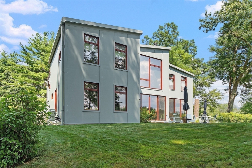 17 Lincoln Ln