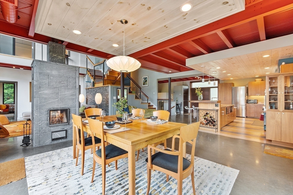 17 Lincoln Ln
