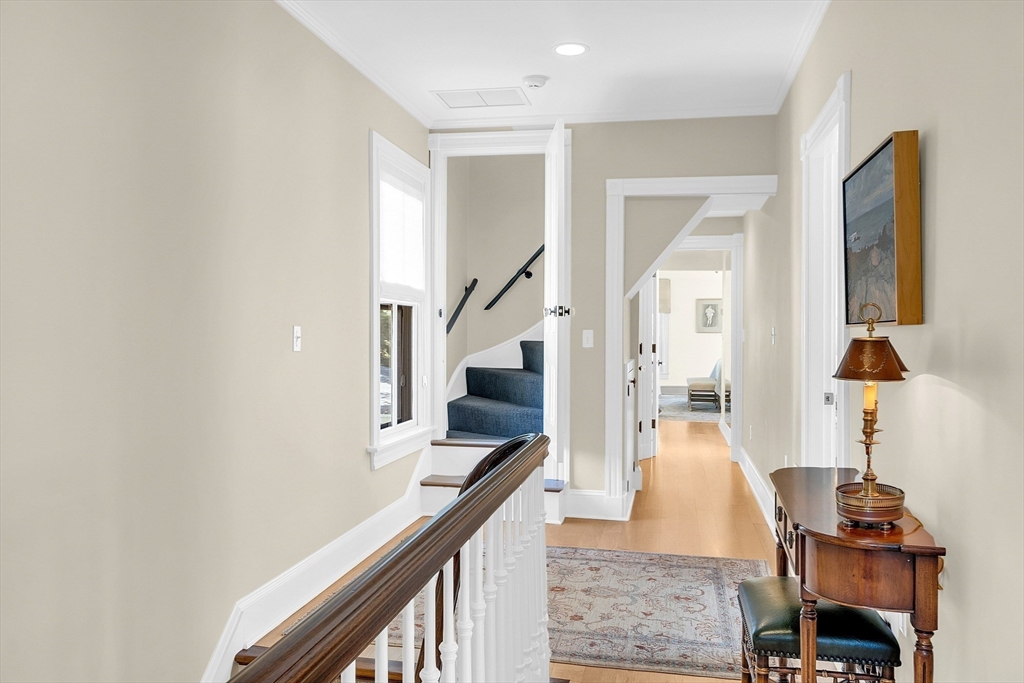 32 Lowell Rd