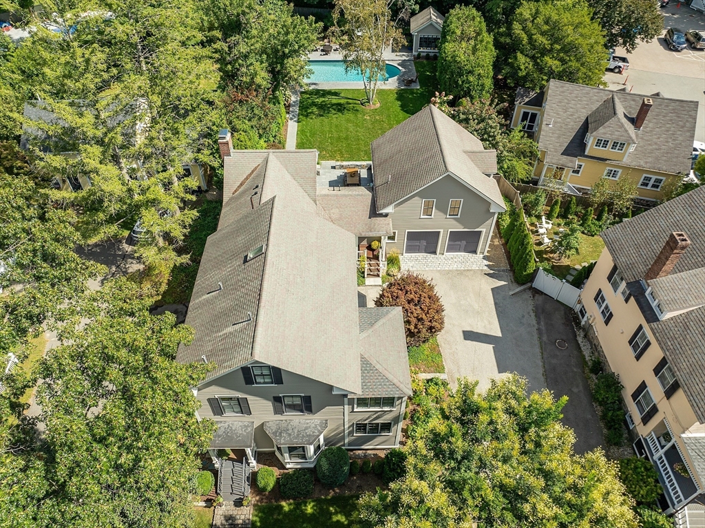 32 Lowell Rd
