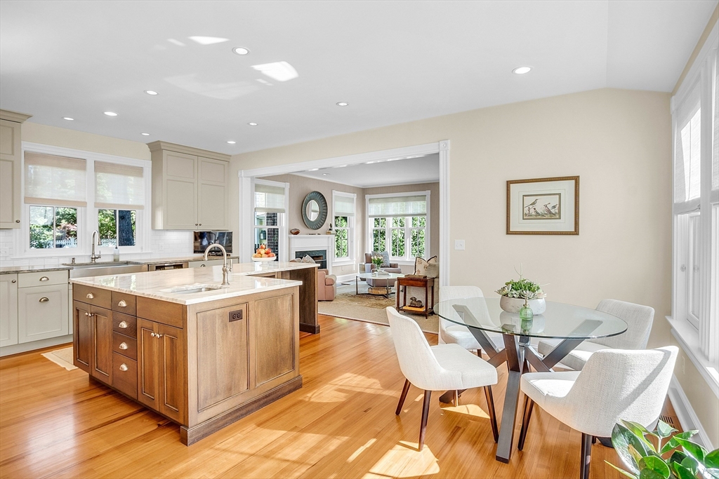 32 Lowell Rd
