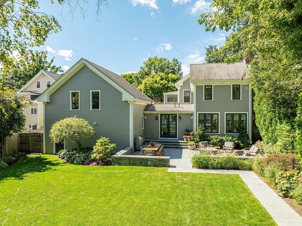 32 Lowell Rd