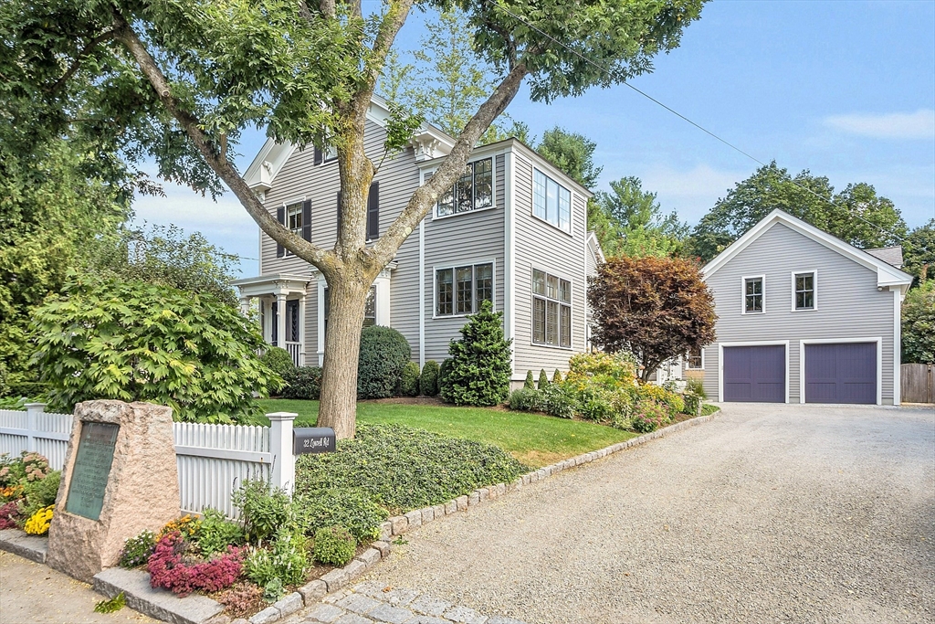 32 Lowell Rd