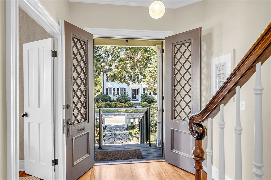 32 Lowell Rd
