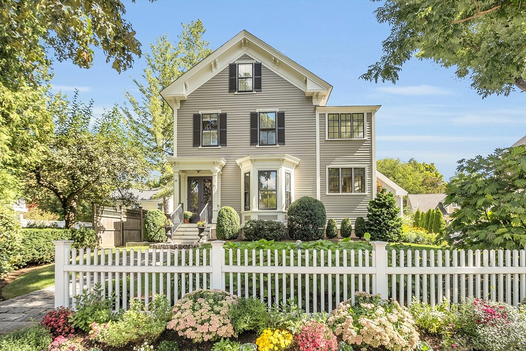 32 Lowell Rd