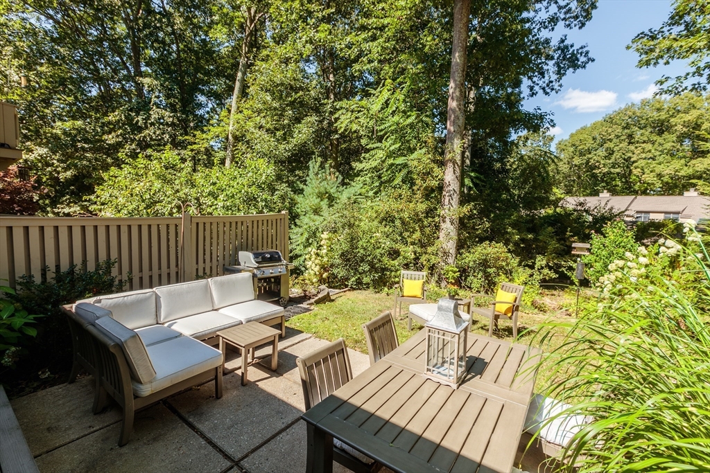 132 Chestnut Cir # 132