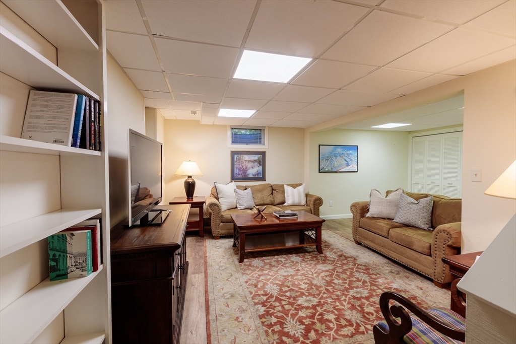 132 Chestnut Cir # 132