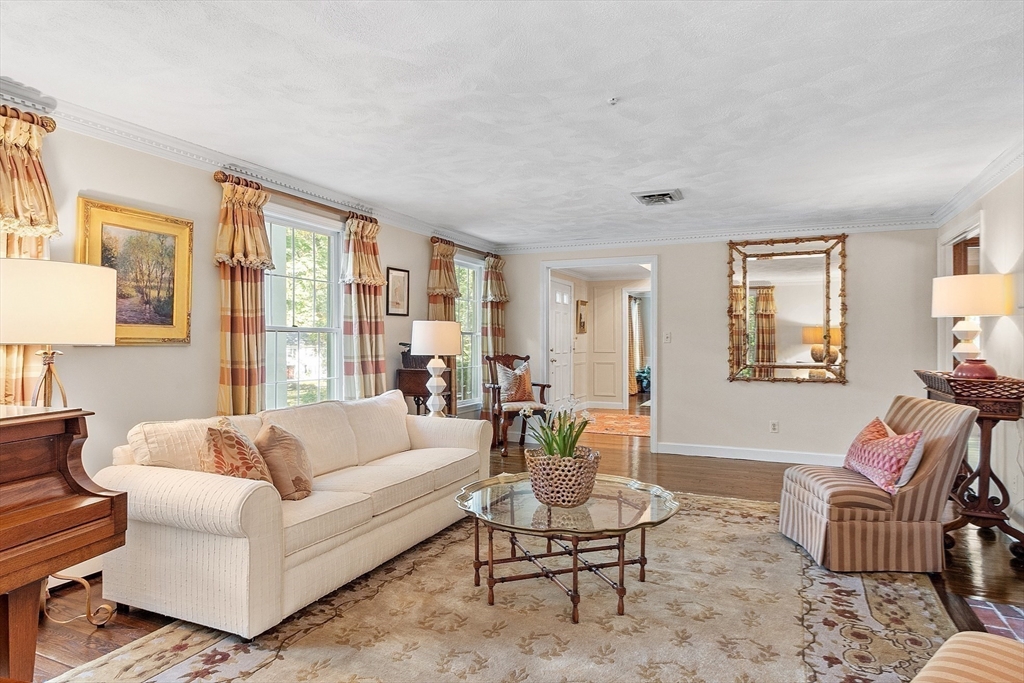 22 Goose Pond Rd