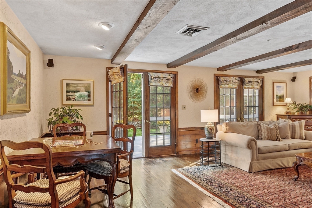 22 Goose Pond Rd