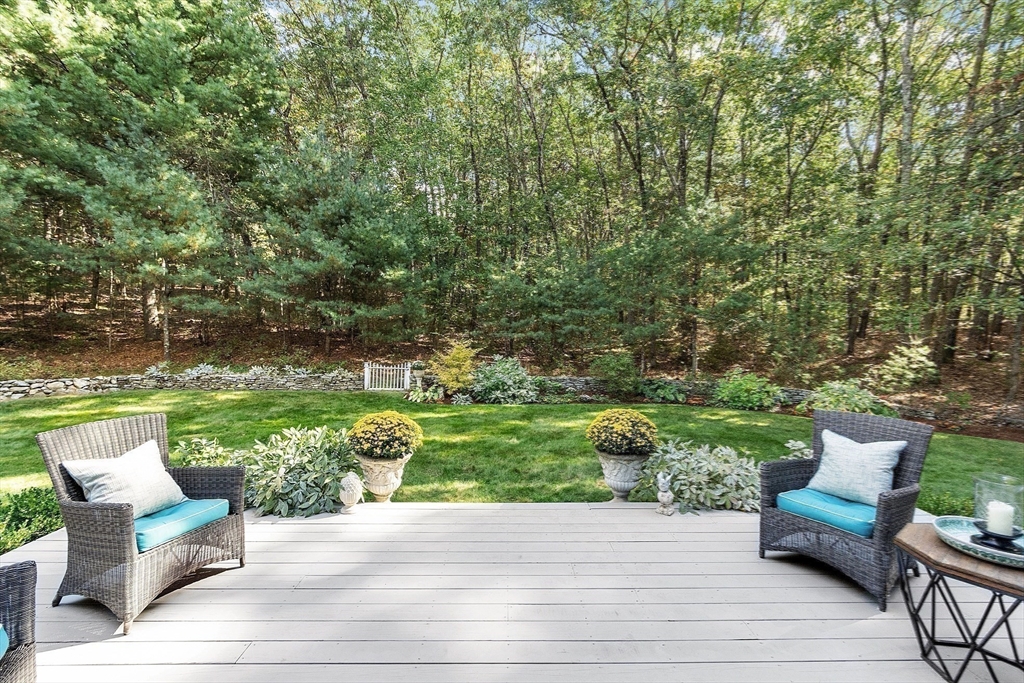 22 Goose Pond Rd