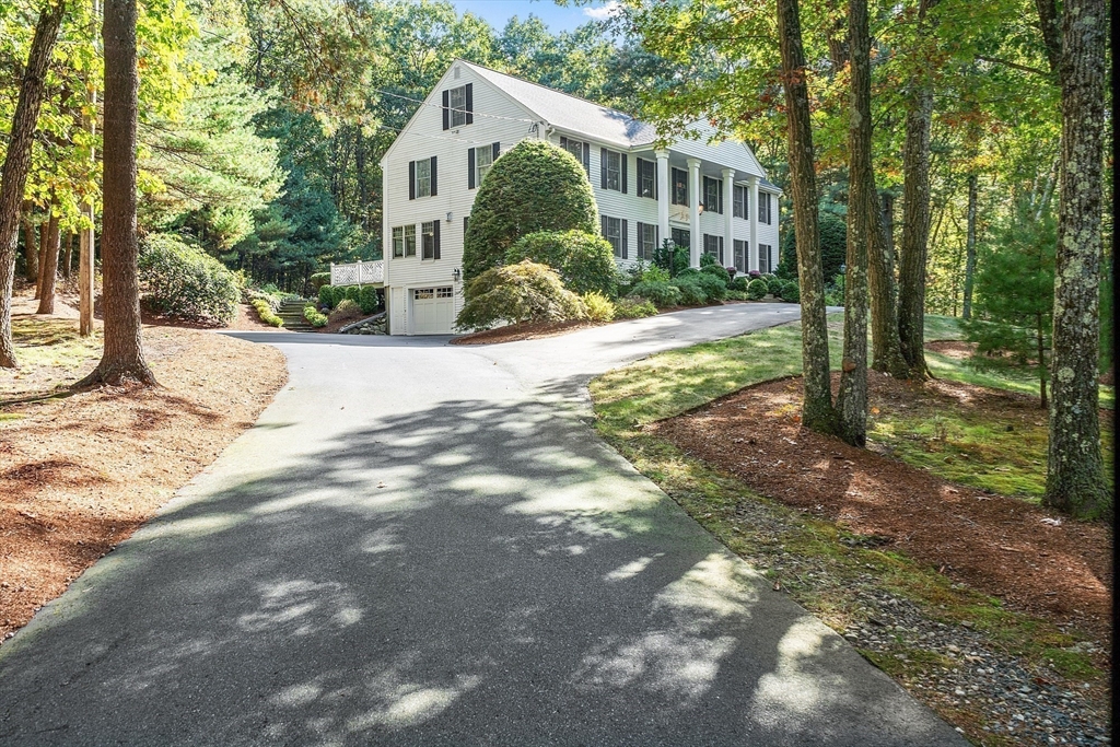 22 Goose Pond Rd
