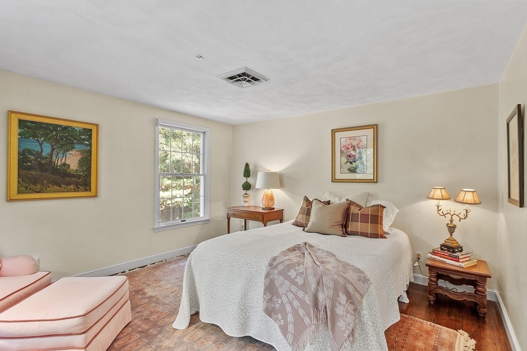 22 Goose Pond Rd