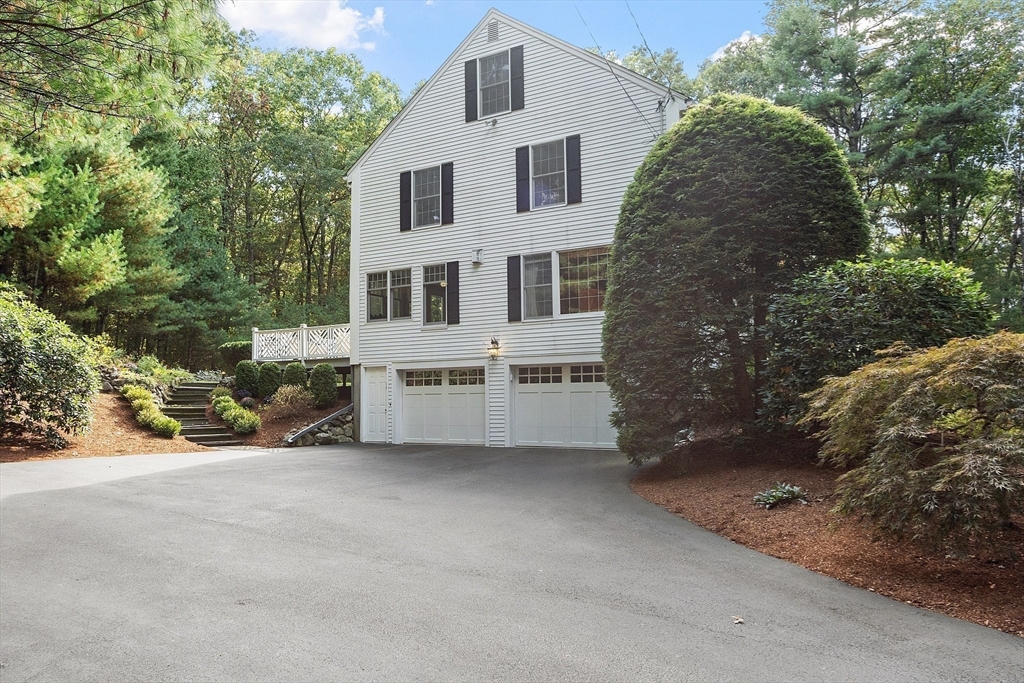 22 Goose Pond Rd