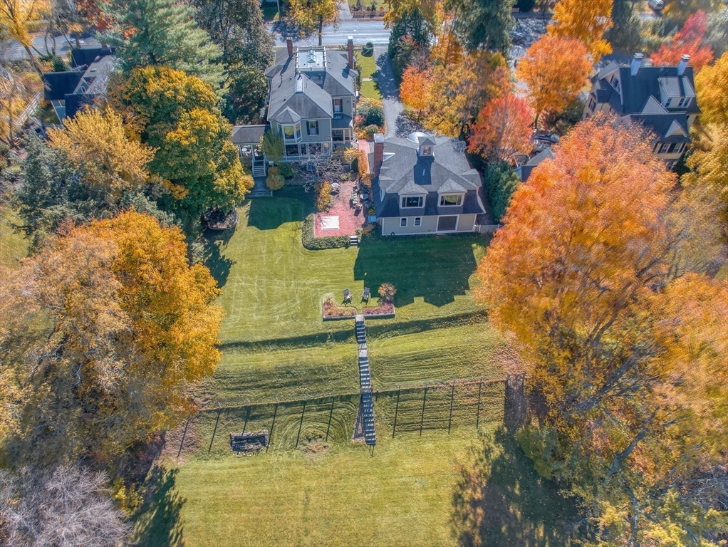 350 Main St