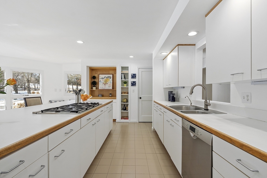 527 Bedford Rd