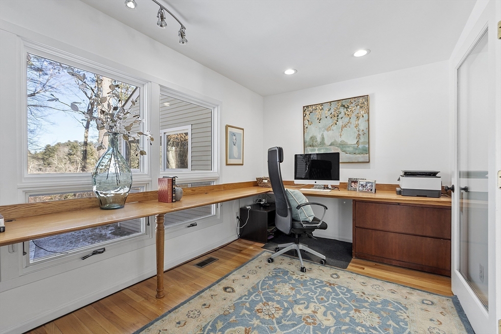 527 Bedford Rd