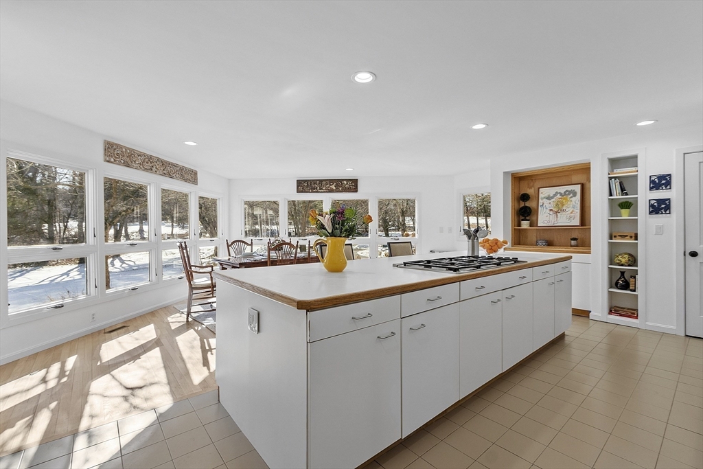 527 Bedford Rd