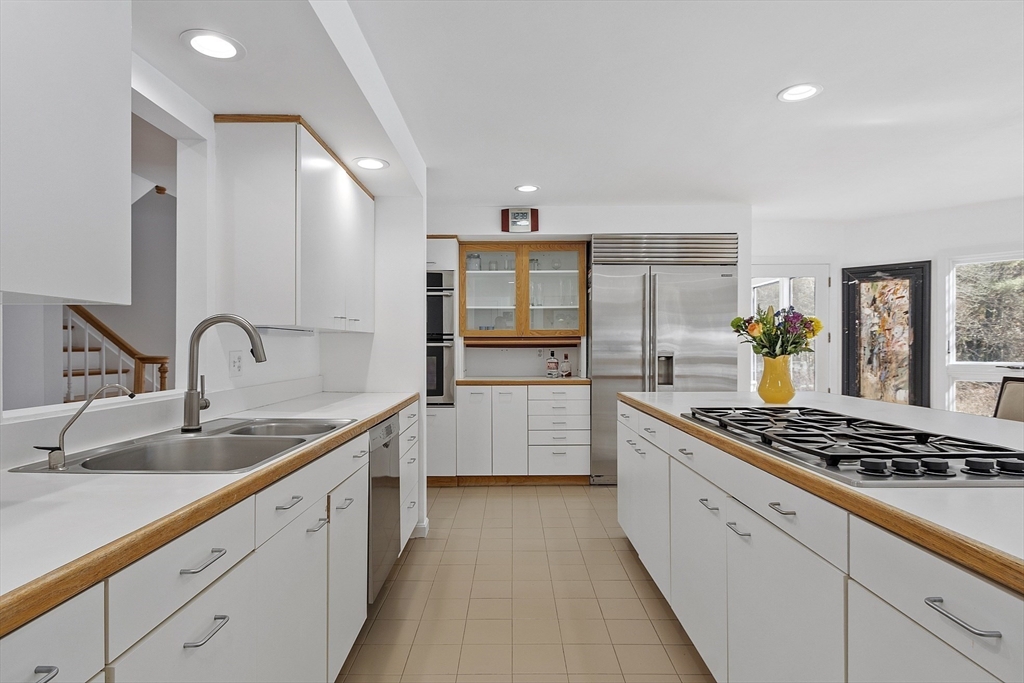527 Bedford Rd