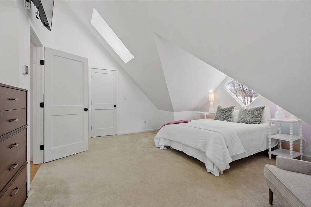 527 Bedford Rd