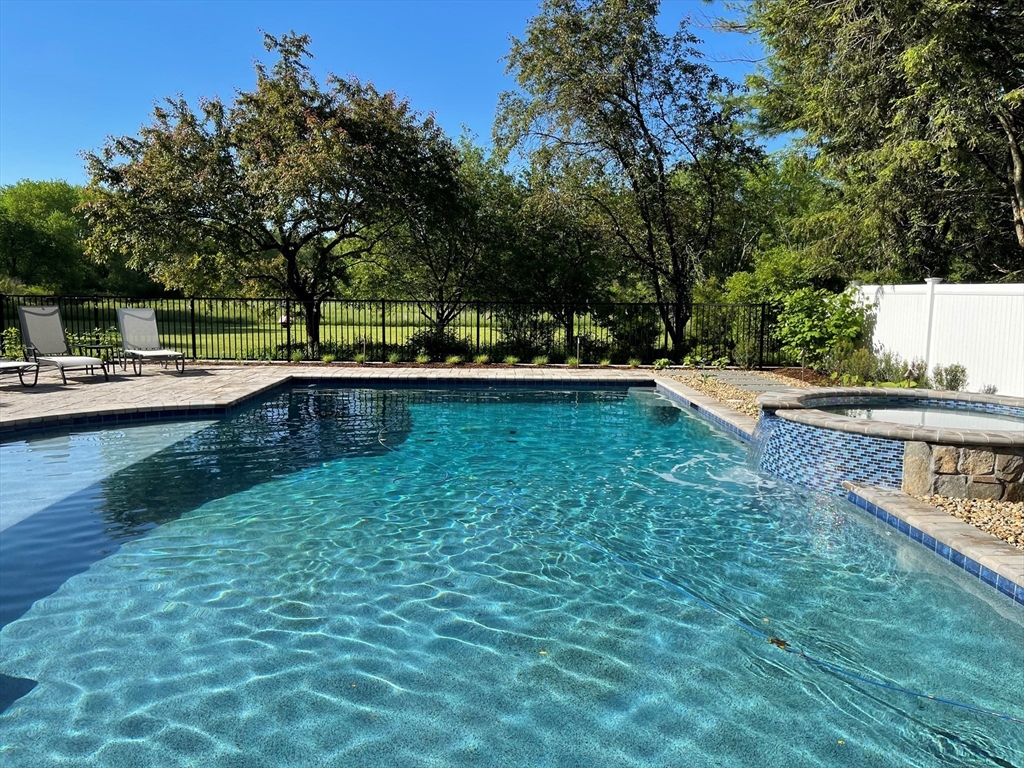 336 Lexington Rd