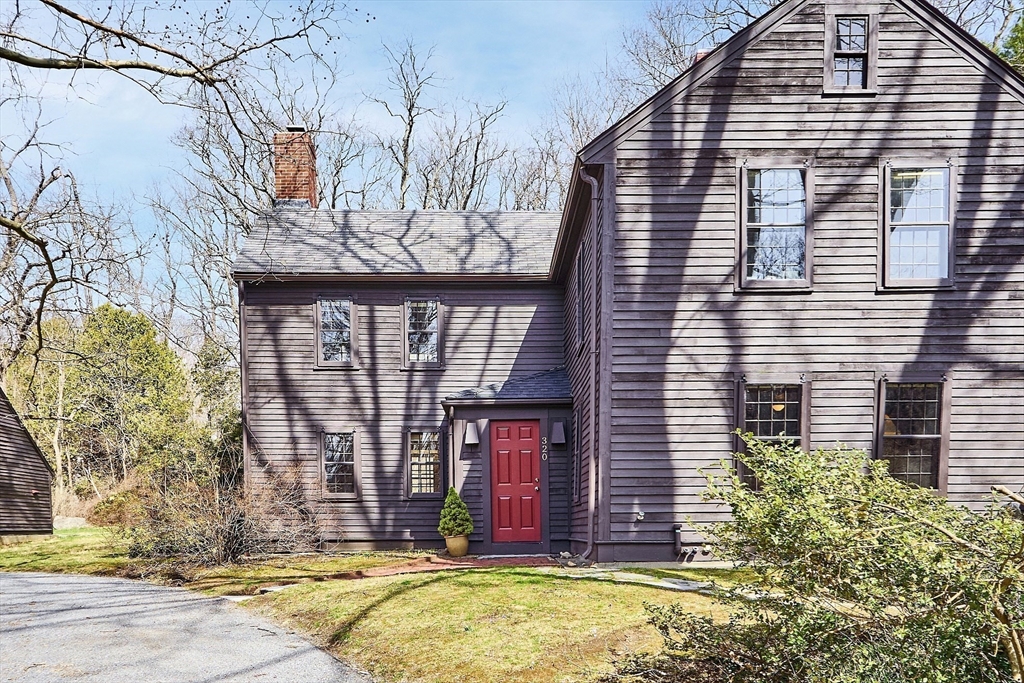 320 Lowell Rd