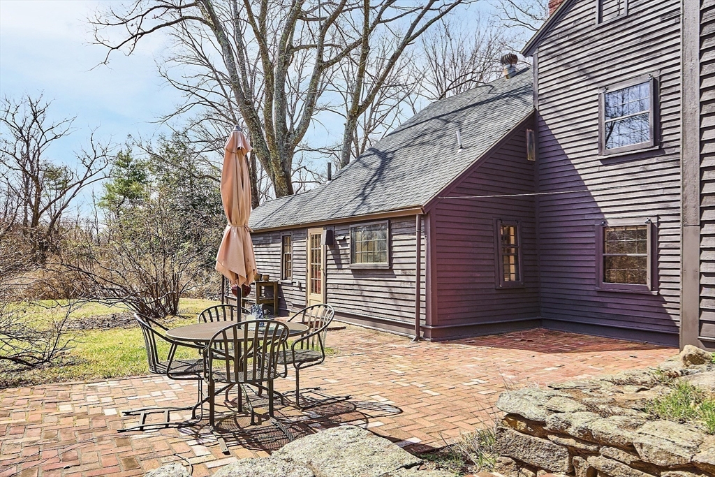 320 Lowell Rd