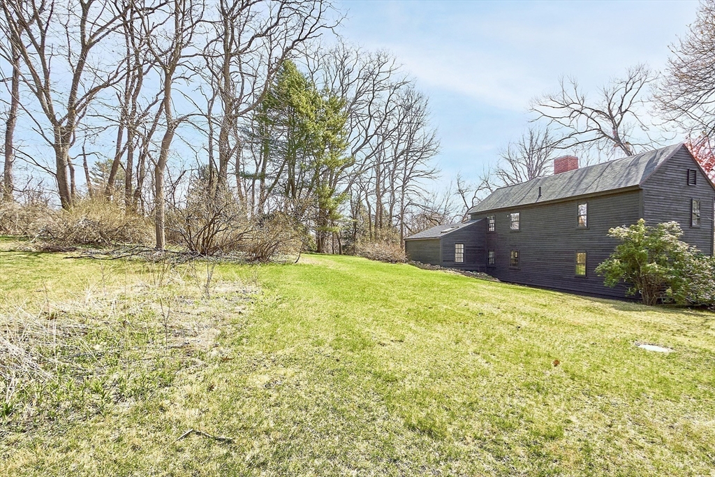 320 Lowell Rd