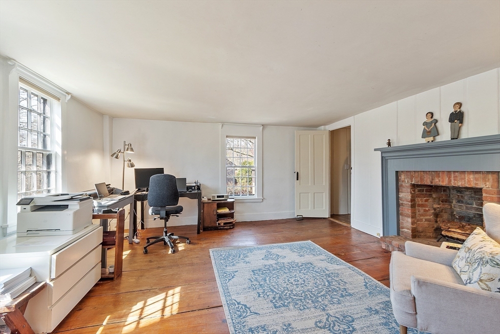 320 Lowell Rd