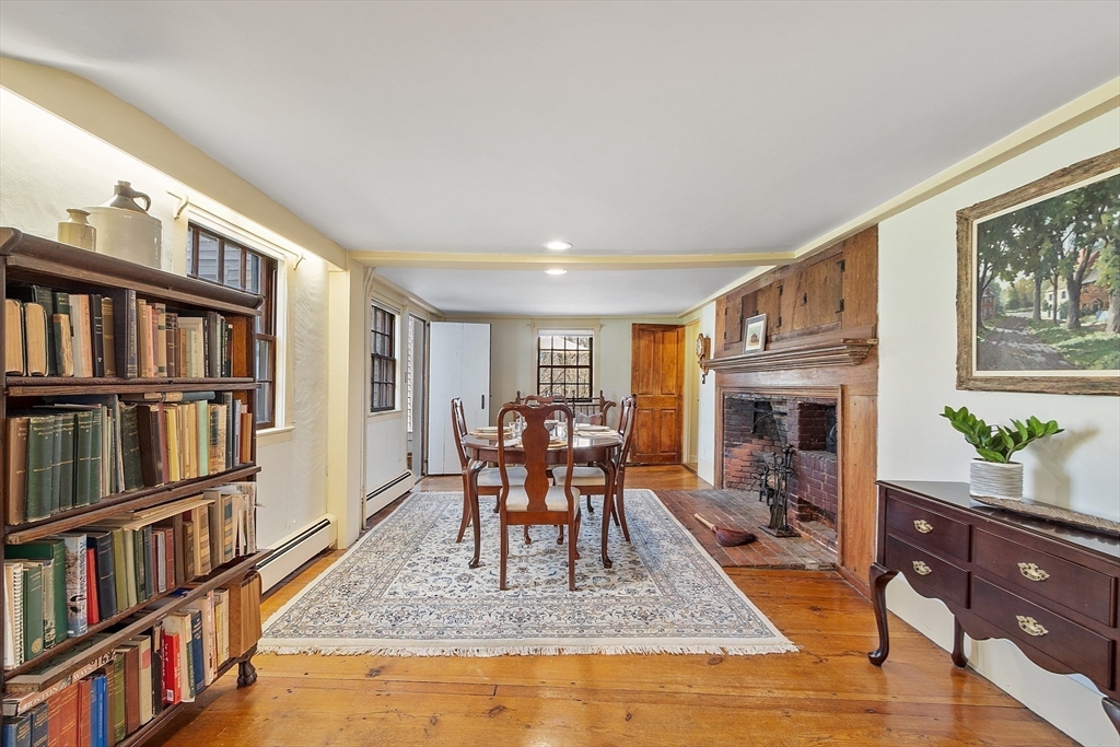 320 Lowell Rd