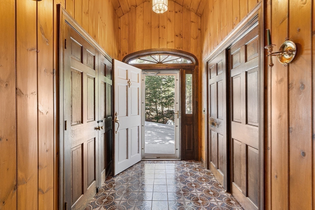 26 Fort Pond Road