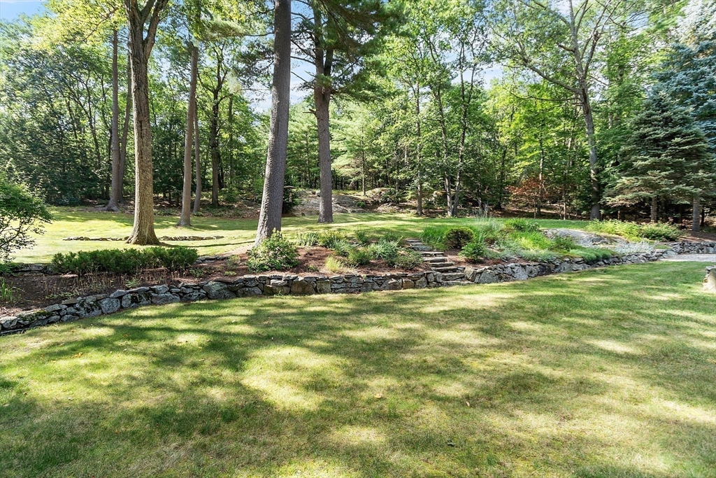 26 Fort Pond Road