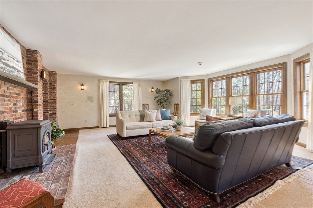 26 Fort Pond Road