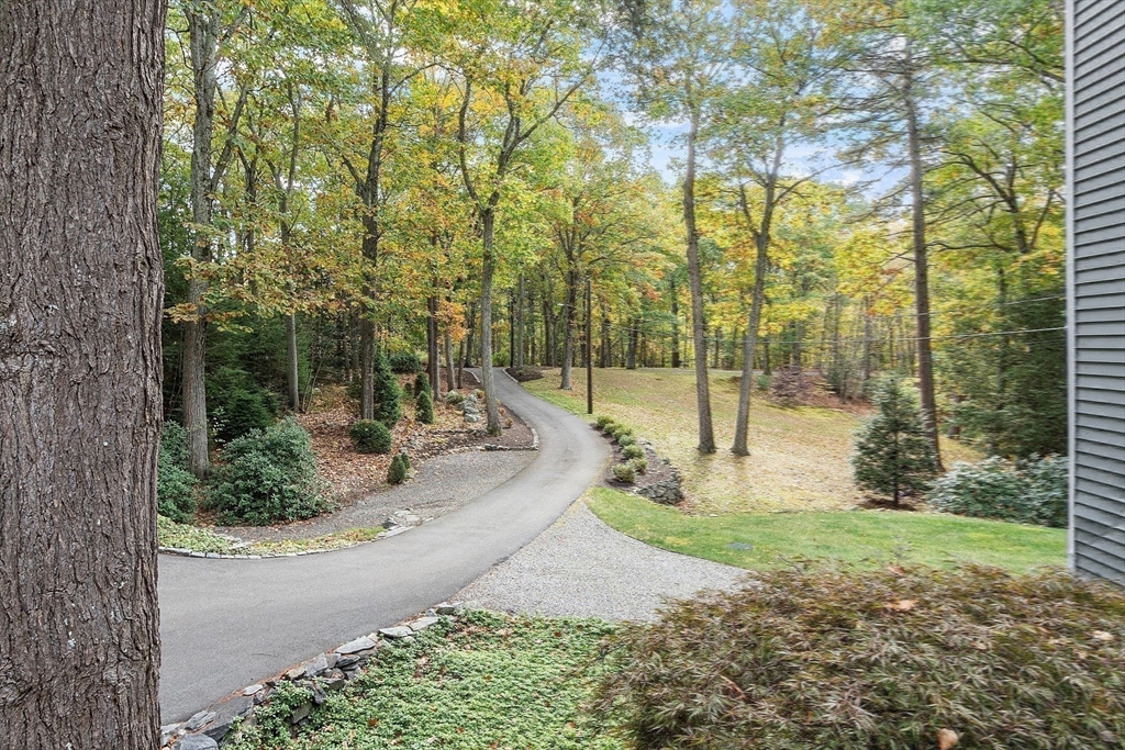 26 Fort Pond Road