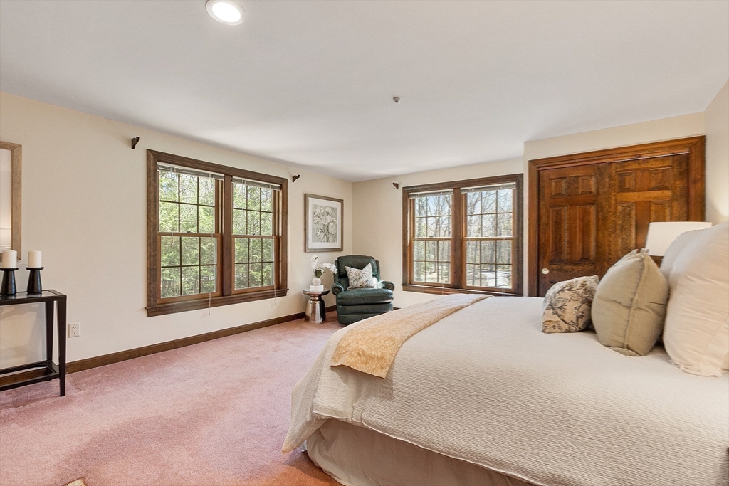 26 Fort Pond Road
