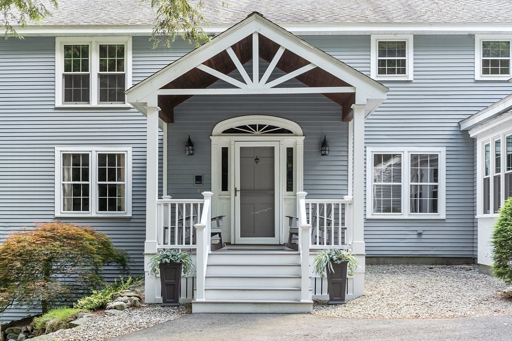 26 Fort Pond Road