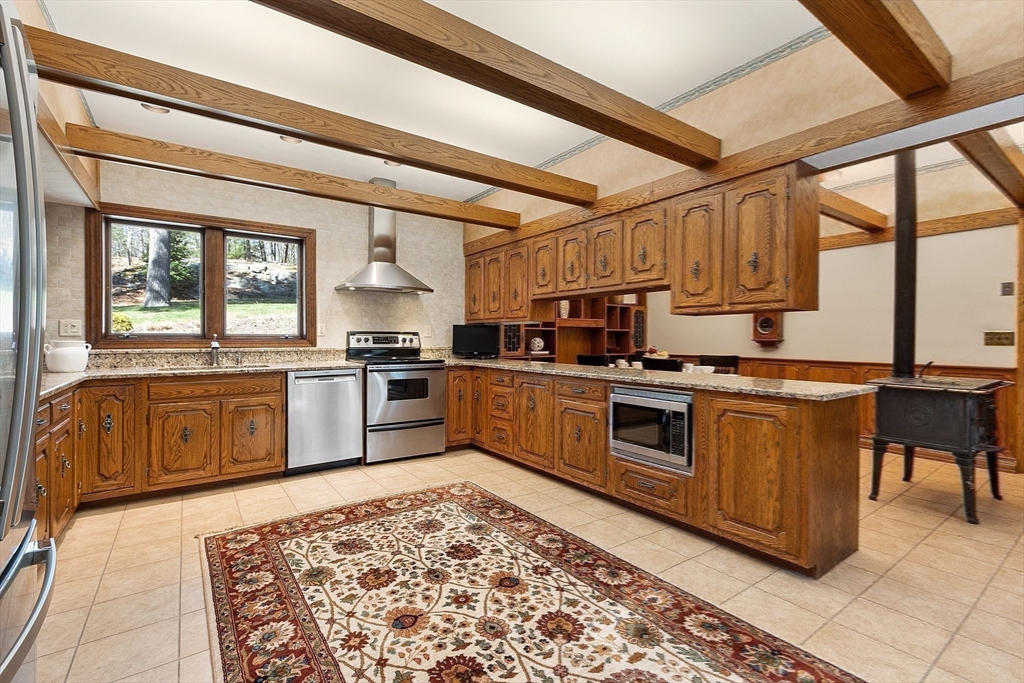 26 Fort Pond Road