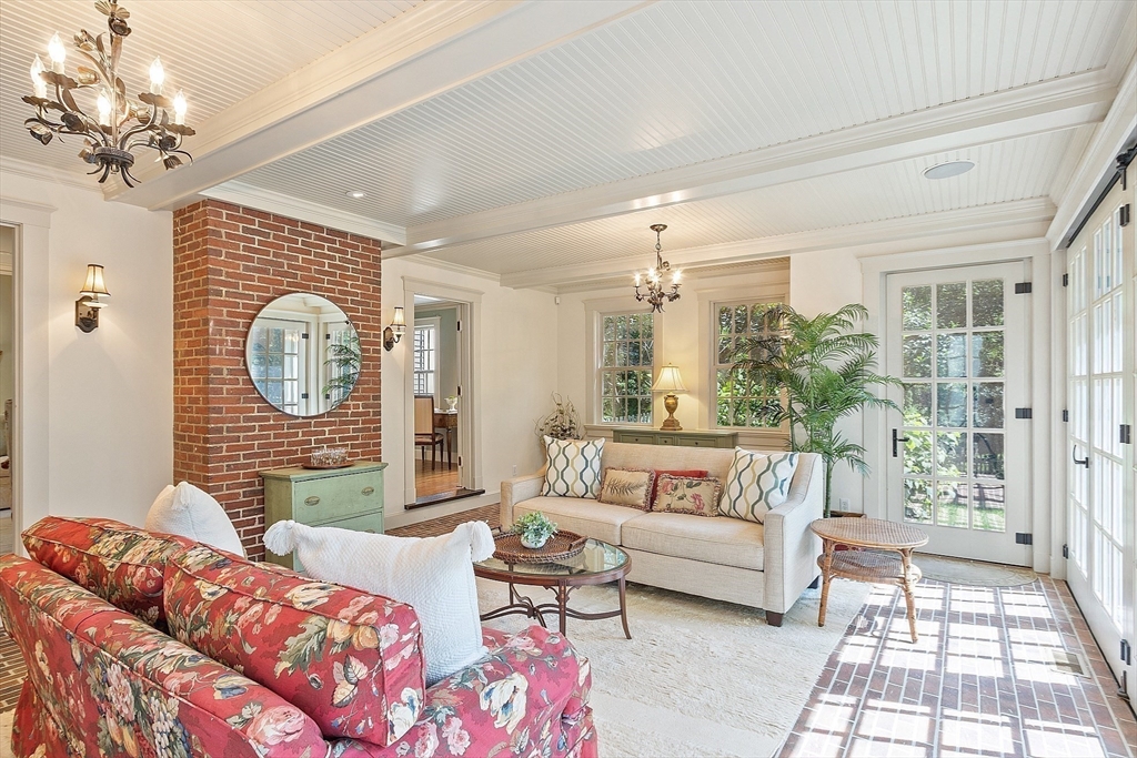 602 Main St