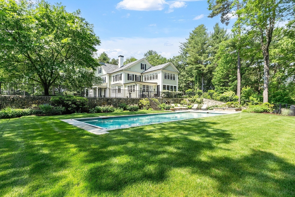 76 Red Coat Ln