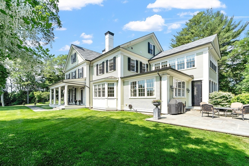 76 Red Coat Ln
