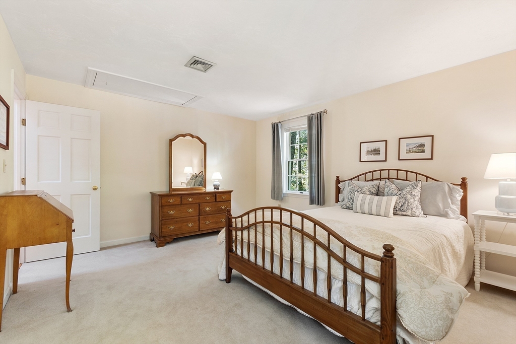10 Wingate Ln