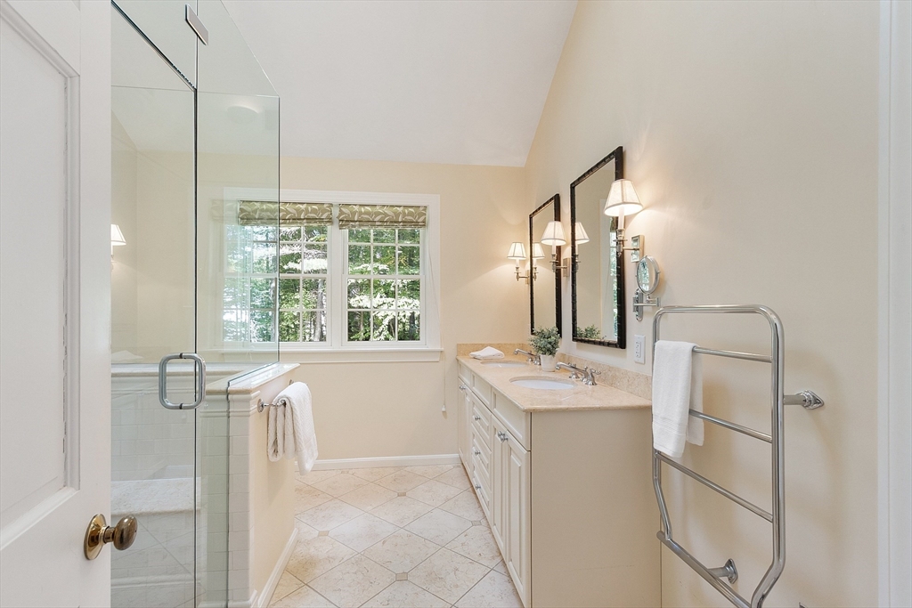 10 Wingate Ln