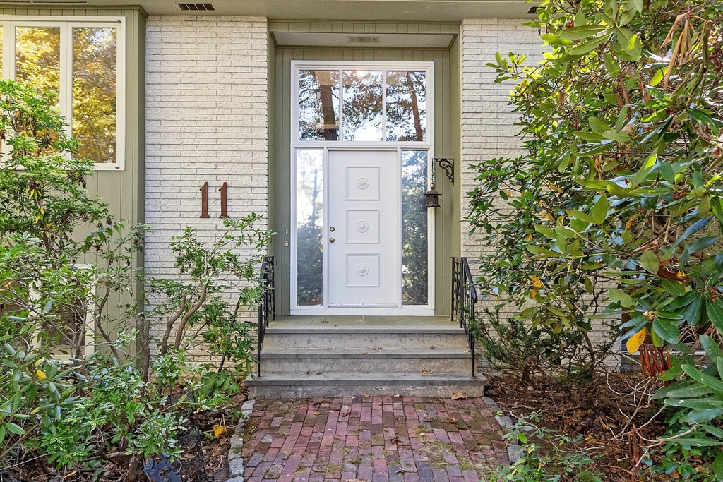 11 Horseshoe Dr