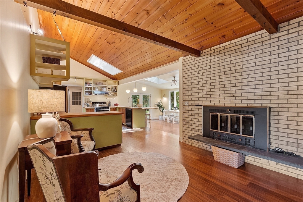 11 Horseshoe Dr